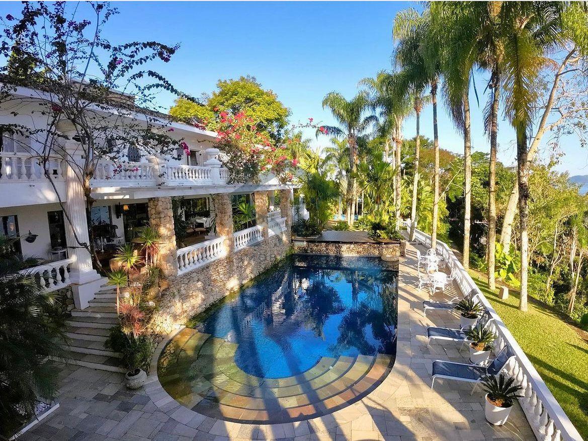 Casa à venda no Condomínio Domingas Dias - Ubatuba/SP - ST Imobiliária
